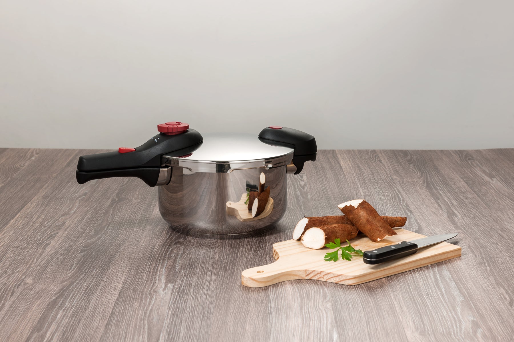 Panela de Pressão Inox Premium com Fundo Triplo e 5 Dispositivos de Segurança – 4,5 Litros